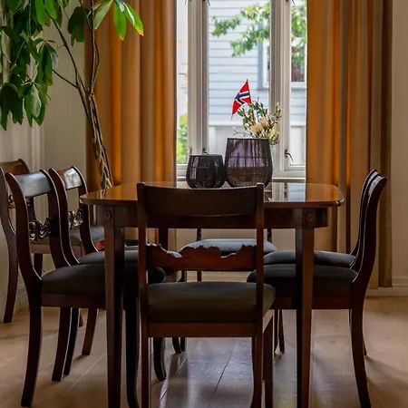 Unique And Spacious In Bergens Charming Area 아파트 *