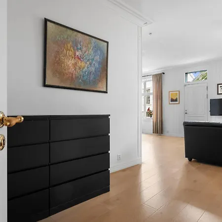 아파트 Unique And Spacious In Bergens Charming Area 베르겐