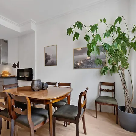 Unique And Spacious In Bergens Charming Area 아파트 *